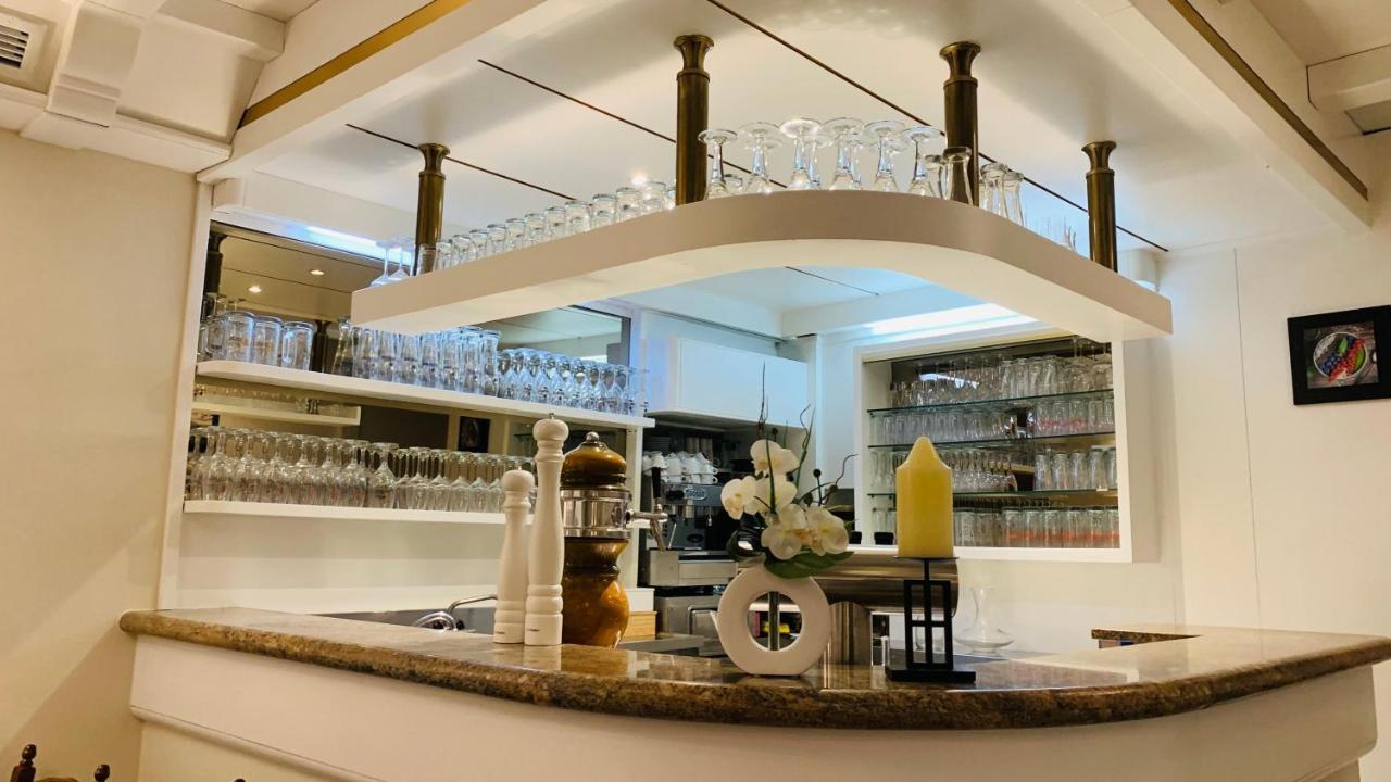 Hotel Gold'Ne Krone Опенхайм Екстериор снимка